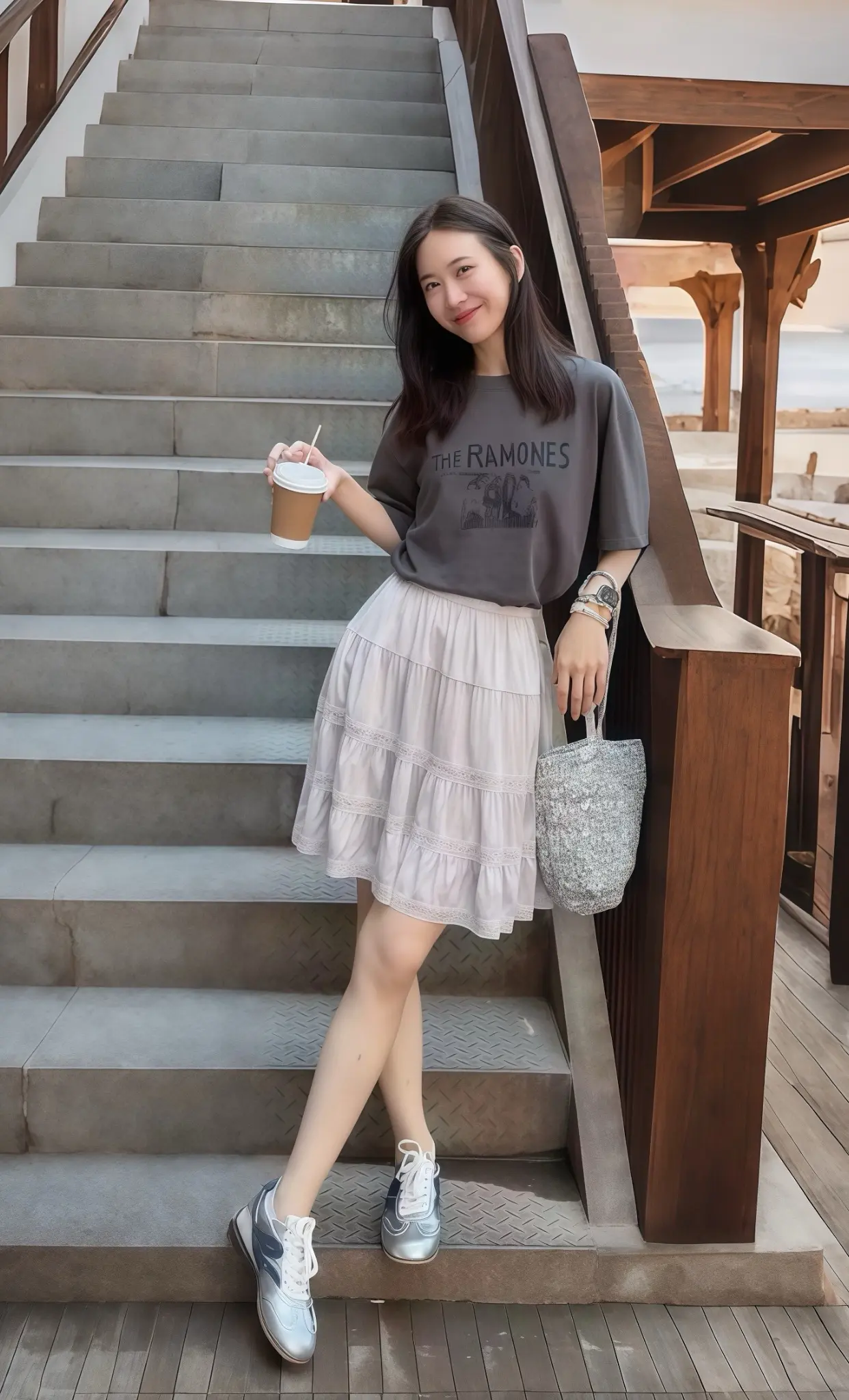 一键解锁复古少女力，韩系穿搭天花板来啦。把90年代画报穿在身上！柔软纯...
