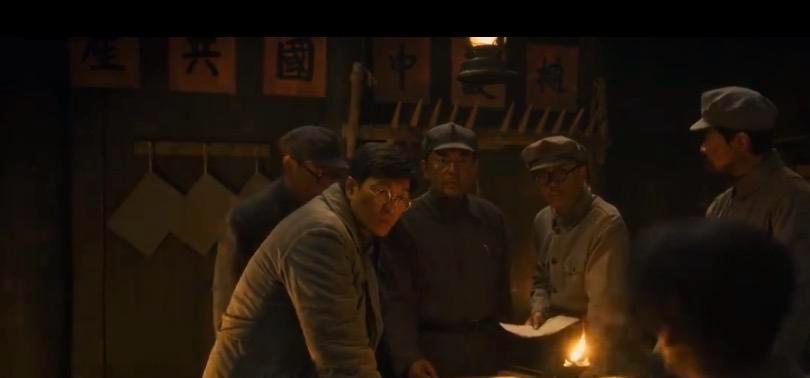 电视剧《伟大的长征》第25集：经典剧情来了！想知道历史上“一盏马灯拯救红军的故事