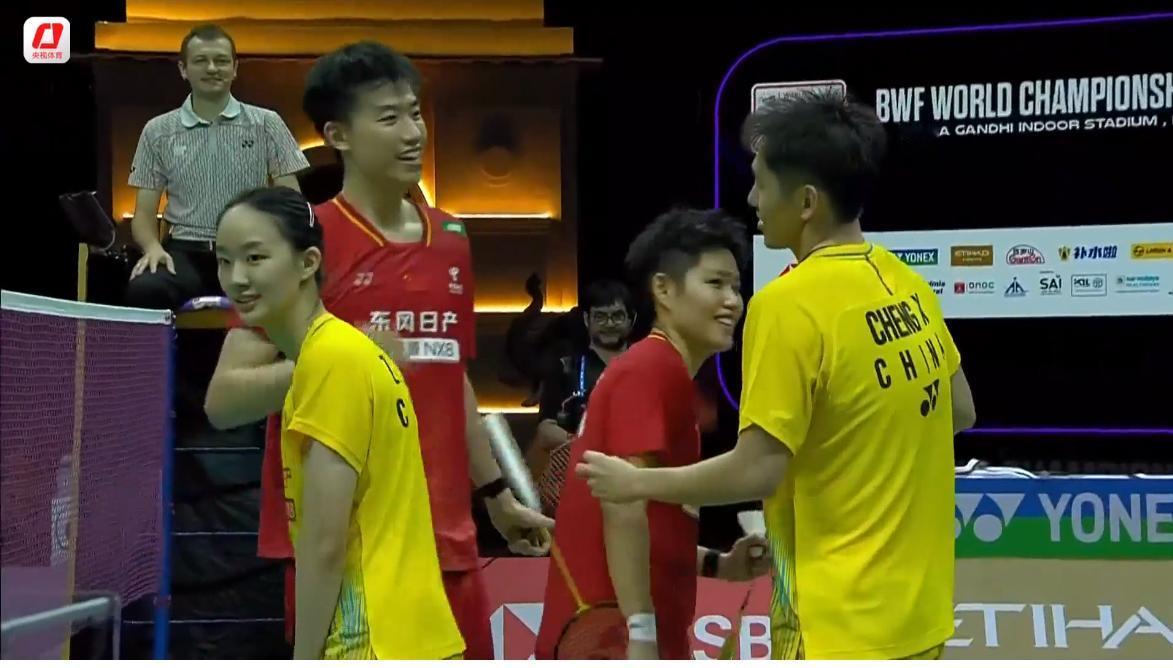 凤凰组合，首次晋级世锦赛四强！
冯彦哲/黄东萍2:1（18-21、21-10、2