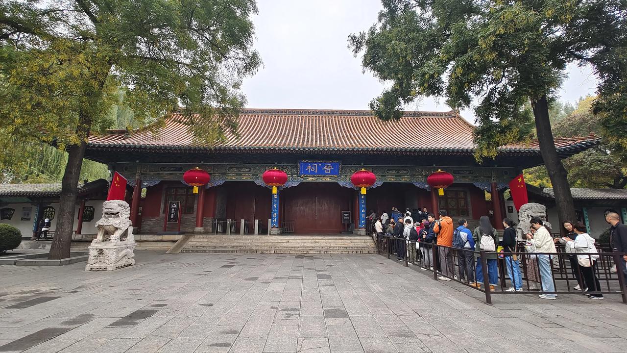 历朝历代加持的晋祠

晋祠，位于山西省太原市晋源区晋祠镇，据说是西周时期晋国第一