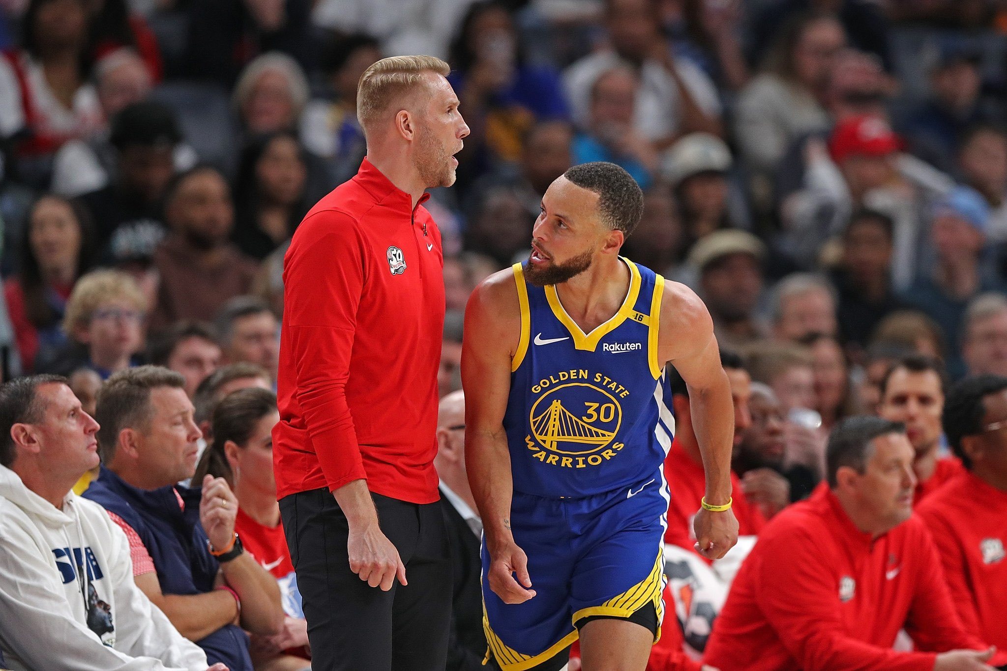 库里第四节手凉了，5投1中…nba ​​​