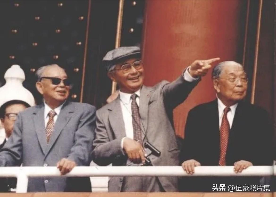 1984年10月1日上午10时，北京天安门广场，庆祝中华人民共和国成立35周年大