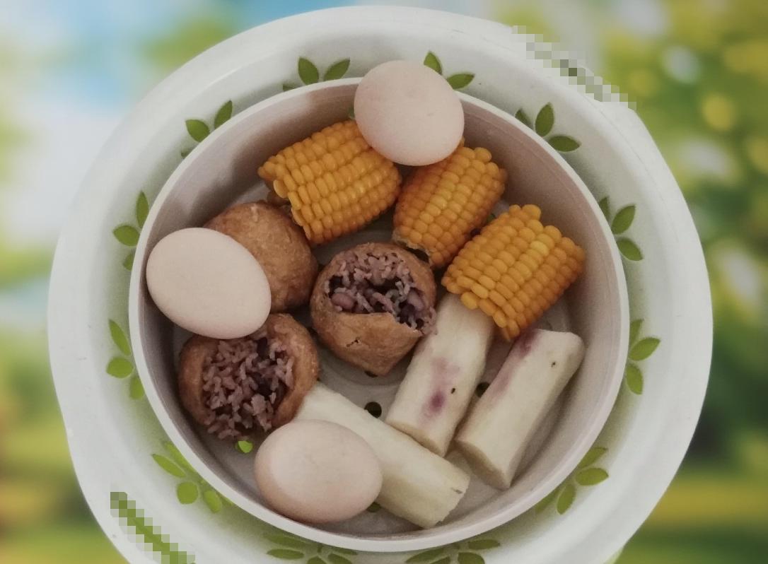 一家三口的早餐，蒸这么多东西算不算多？

一人一个糯米豆腐酿一节淮山一节玉米一个