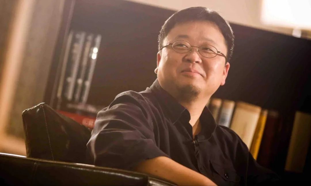 不回避争议、不遮掩低谷，坦诚聊创业至暗时刻和一路走来的不易。成年人的世界没有一帆
