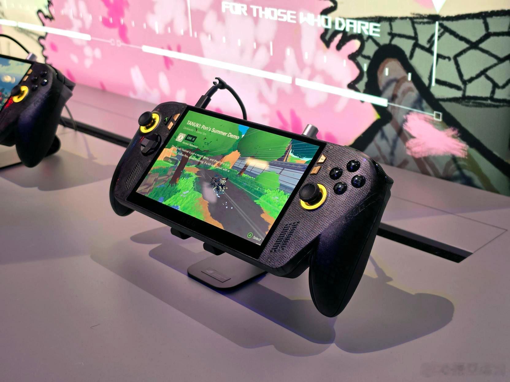 尽掌控·超会玩 科隆游戏展现场直击，ROG XBOX掌机X 20周年版真机上手试