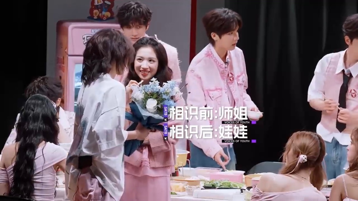 王晓赟子叫代露娃嫂嫂超燃青春的合唱临场互动惊喜不断，王晓赟子脱口嫂嫂制造欢乐瞬间