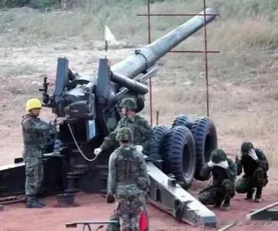 台军实弹射击炮台搭架子！
    4月2日-25日，台军计划在后屿、狮屿、猛虎屿
