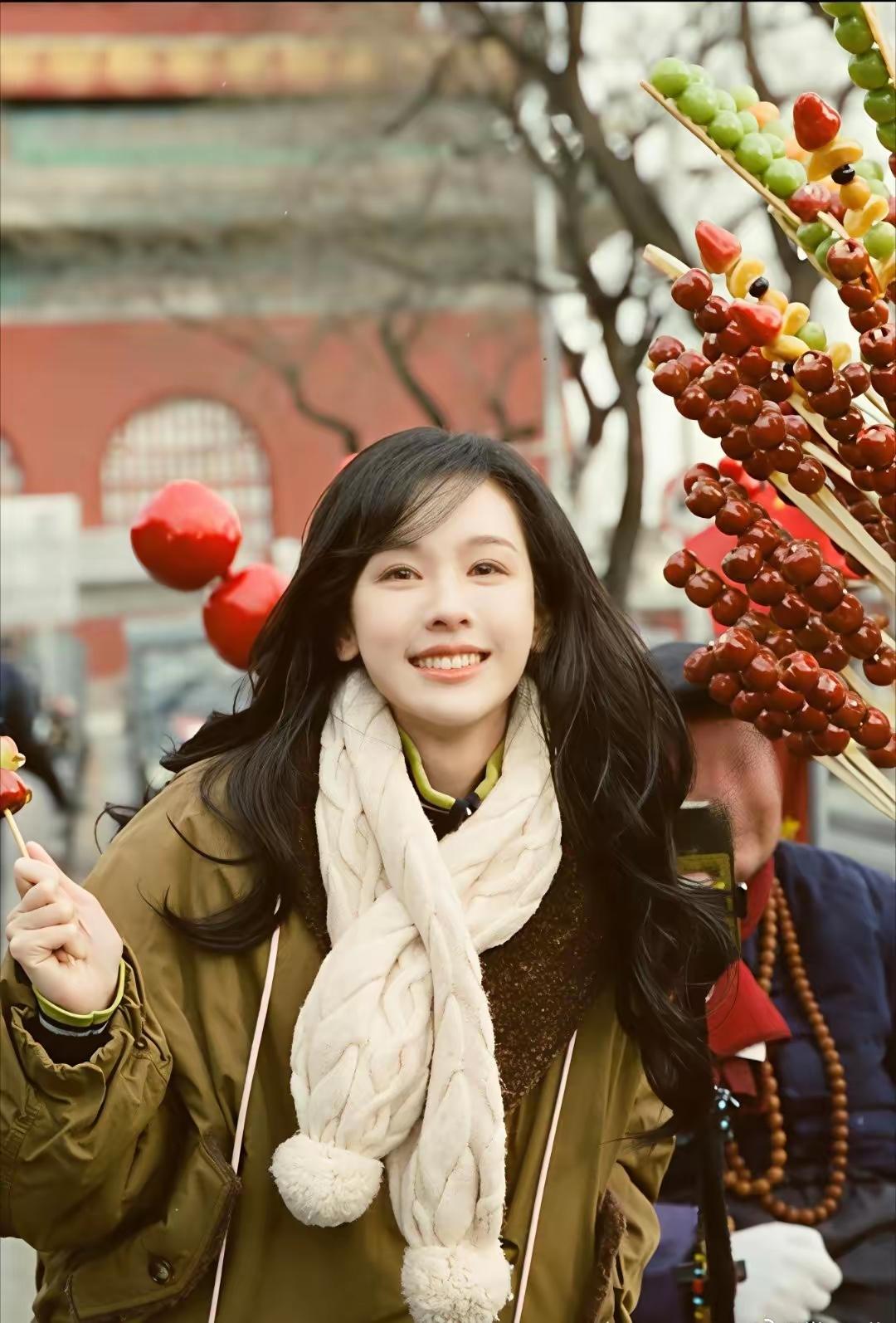 新年的[送心]我嘟[心]，一边病娇，一边吃糖葫芦，nice[比心]nice[比心