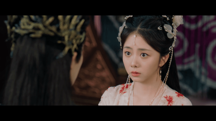 谭松韵 国产剧公主赛道来了位萌神 公主赛道从不缺佳人，谭松韵带着宁安公主，凭萌感