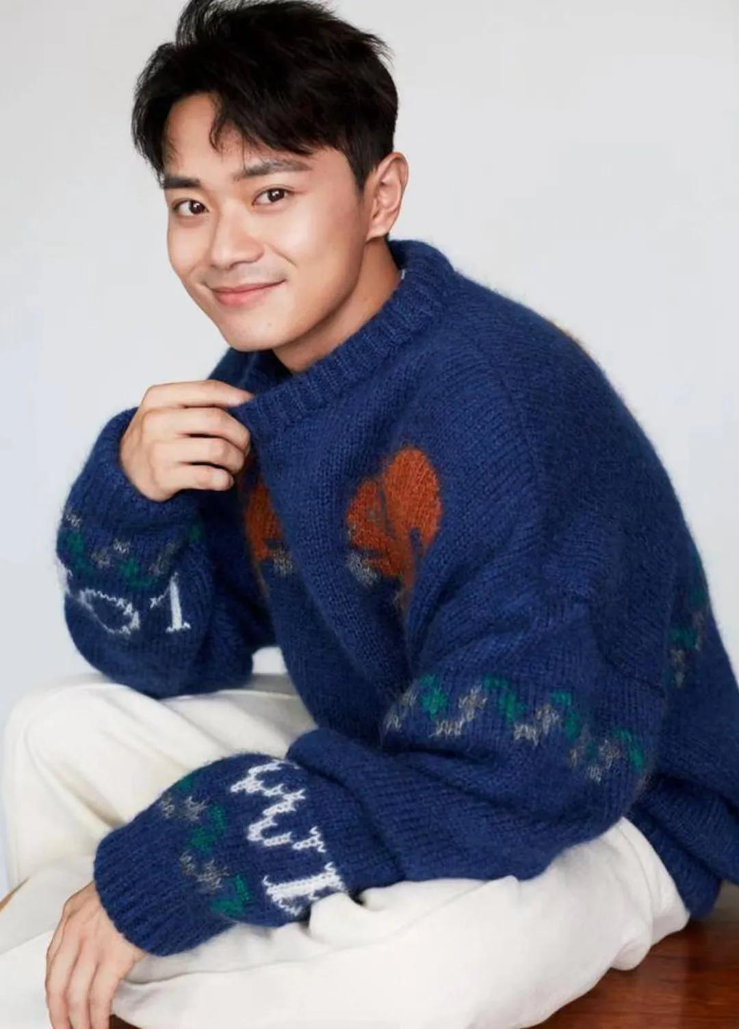一次，曹俊在一个综艺节目《演员请就位》中，手足无措地握着话筒问导师：我还适不适合