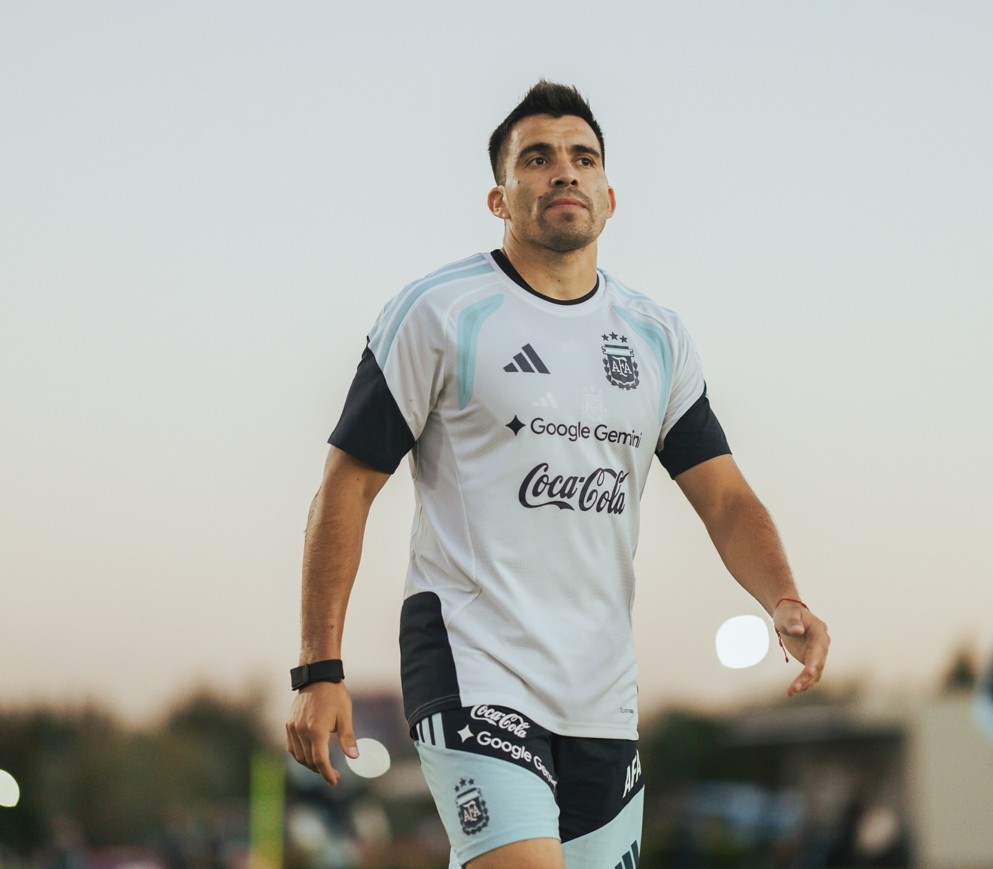 阿库尼亚更新ins小蜘蛛、大马丁、冈萨雷斯、莫利纳、阿根廷国家队官号点赞❤️阿根