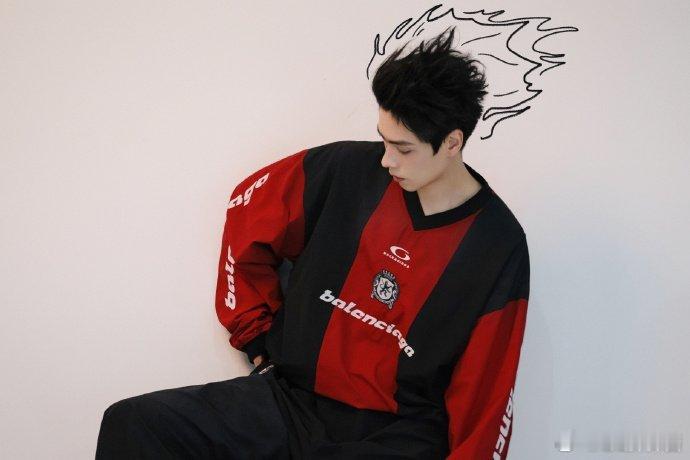 谁给胡一天做的海胆头 灵珠脸魔丸发型，胡一天反差感直接拉满 可塑性很强很有实力一