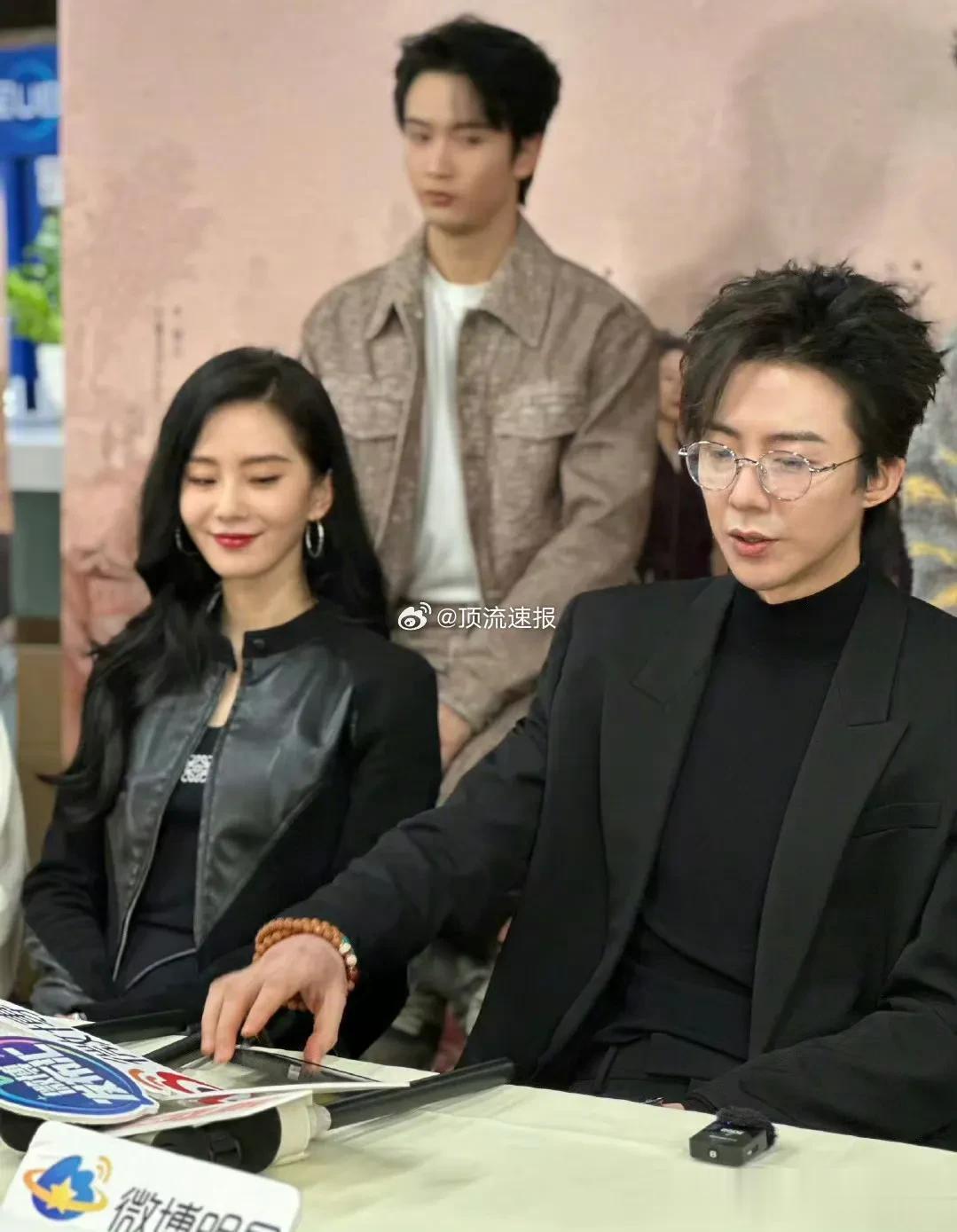 刘宇宁的下颚线能切瓜 ！刘宇宁下颚线条紧致流畅真的很迷人，不过刘宇宁的下颚线是不