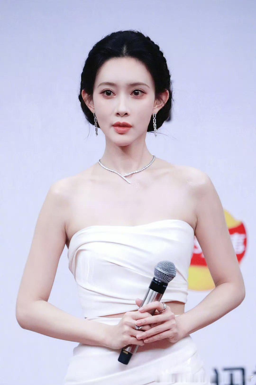 好可怕的沈娇娇 