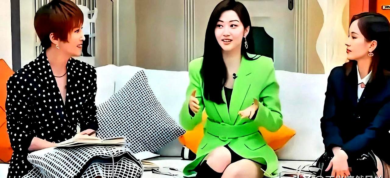 香港那次见面还没把茶放稳，景甜就亮出条件：结可以结，房子另买，绝不与公婆同住。