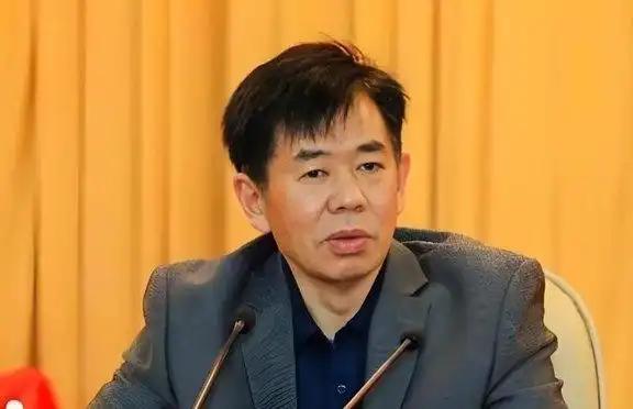 戴旭说：现在网络上常常吹嘘我军装备如何厉害，如何厉害，但实际上对手并不怕这些宣传