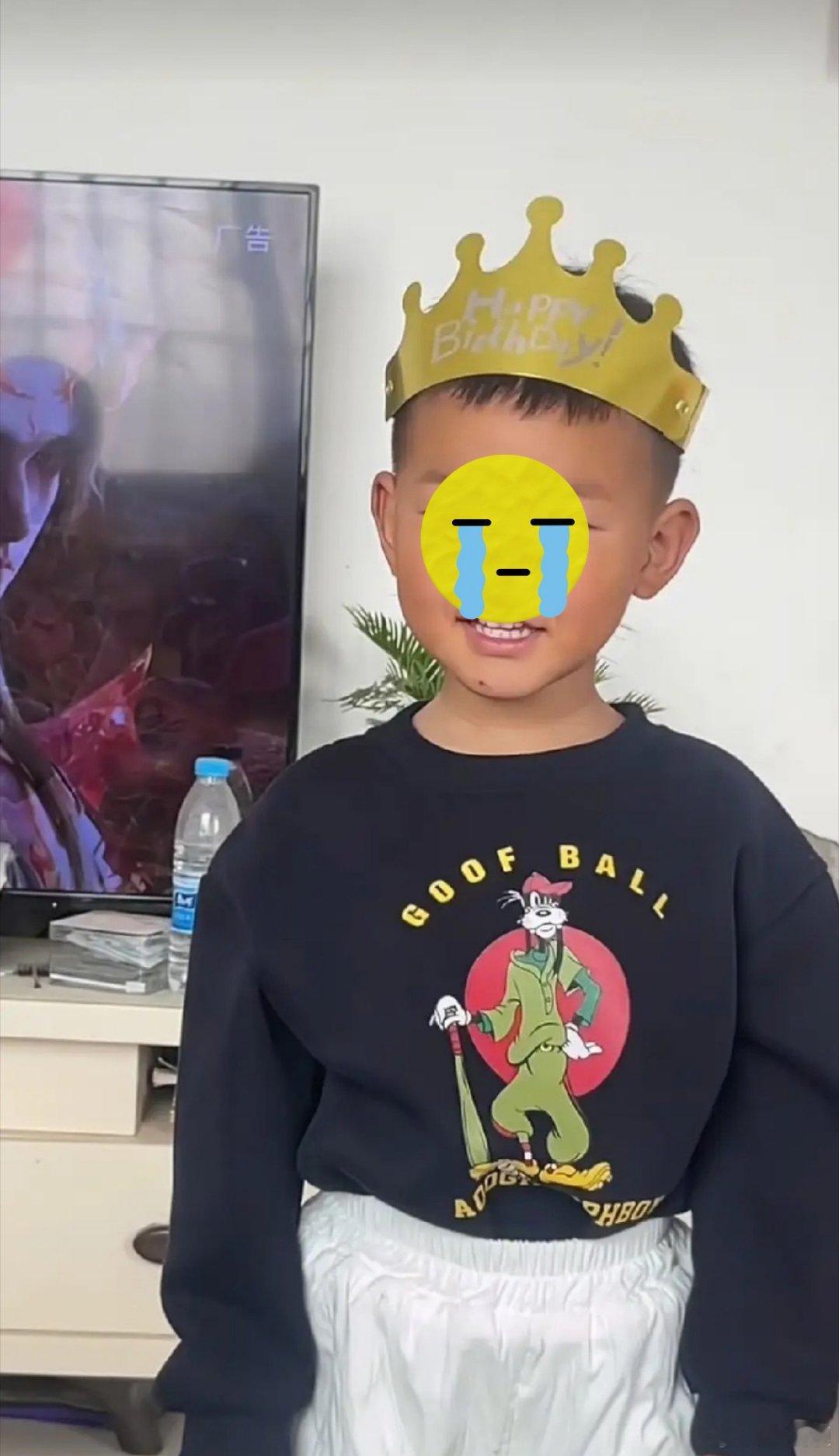 开封失踪3岁男童确认离世一场让人心里堵得慌的悲剧。三岁孩子自控和避险能力几乎为零