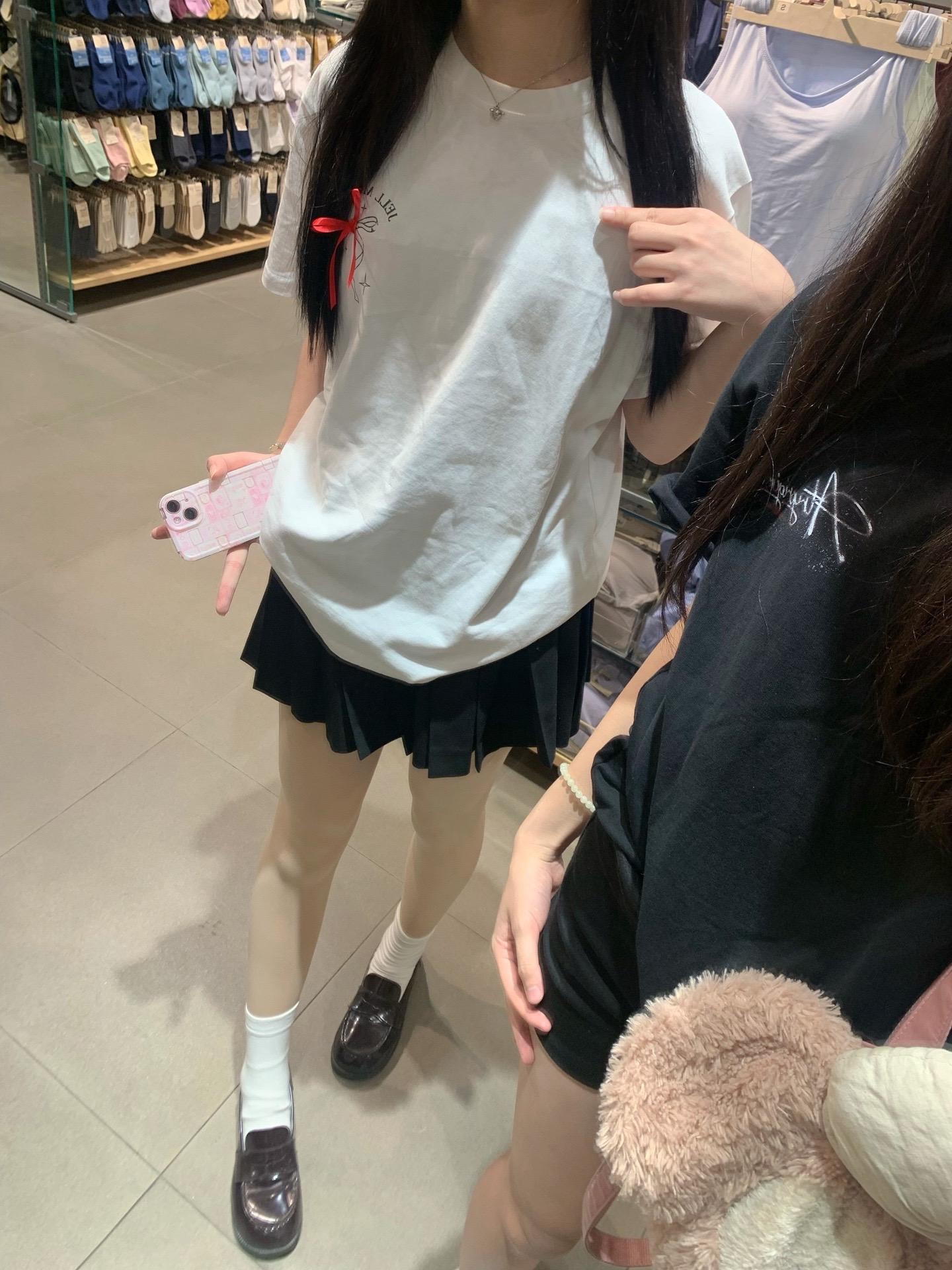 一个人是穿 两个人才是搭
