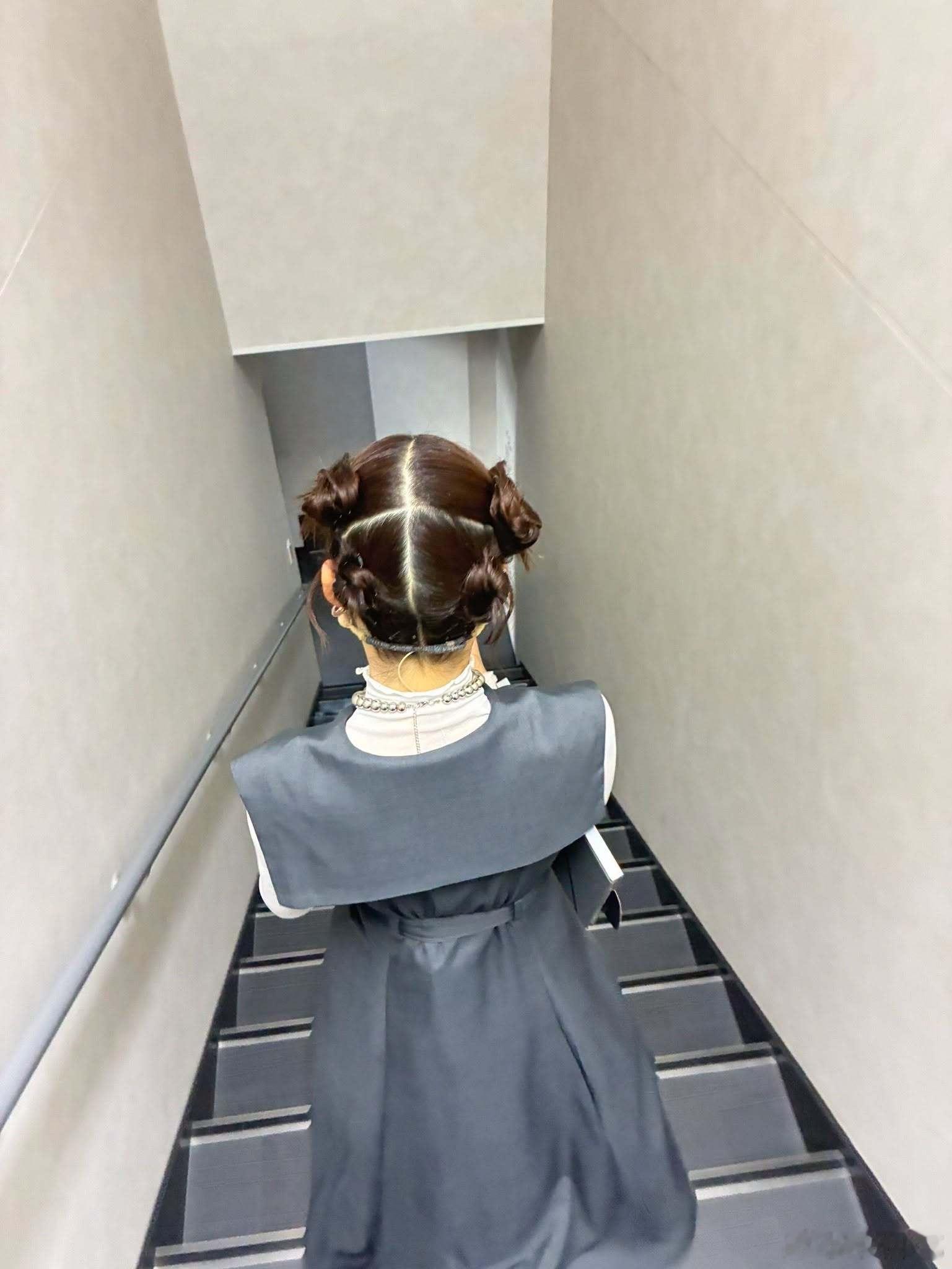 小栗有以：被人说像香菇。 ​​​
