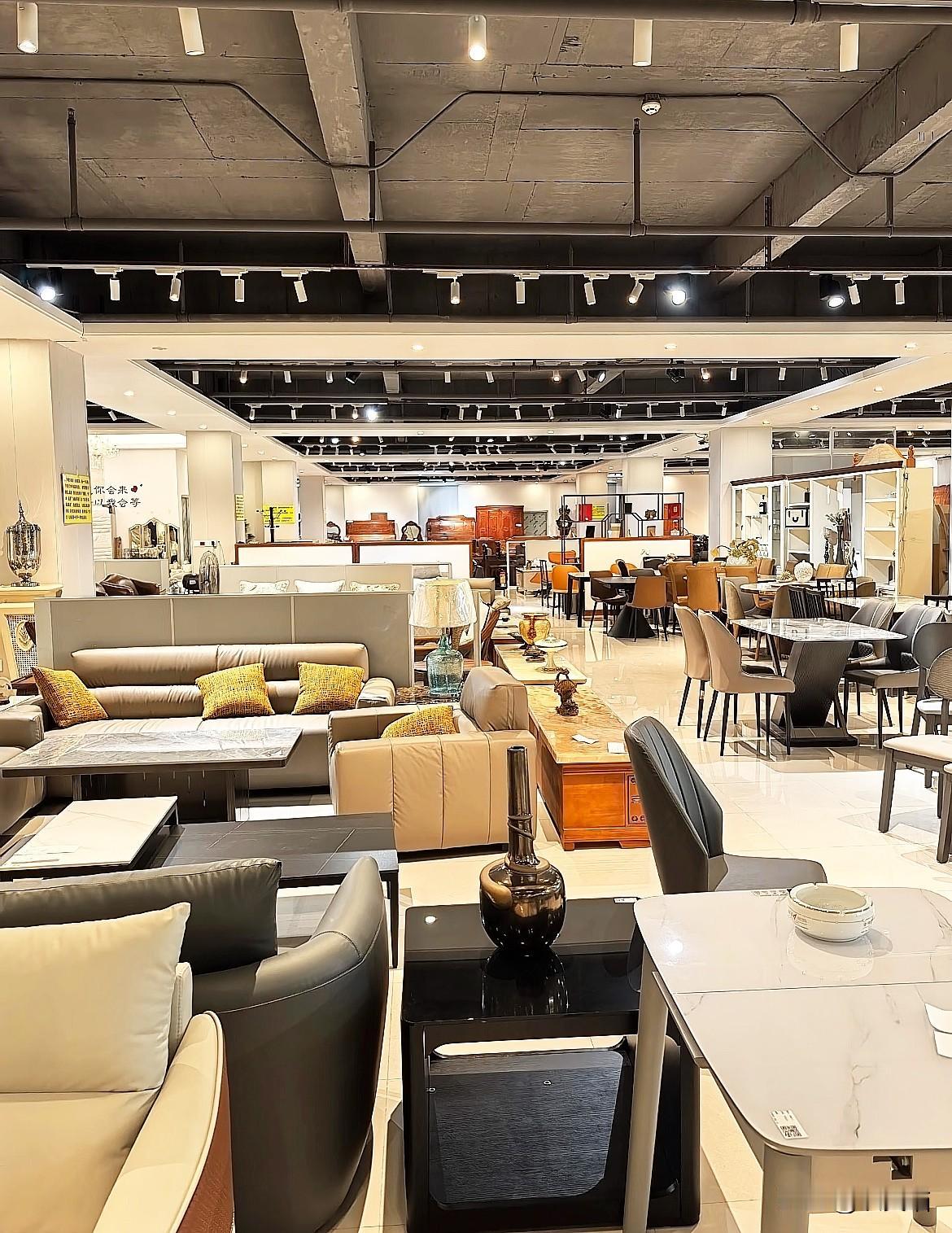 上海银行这波放贷力度，
真的让人惊讶！

   一个月薪才一万出头的事业单位基层