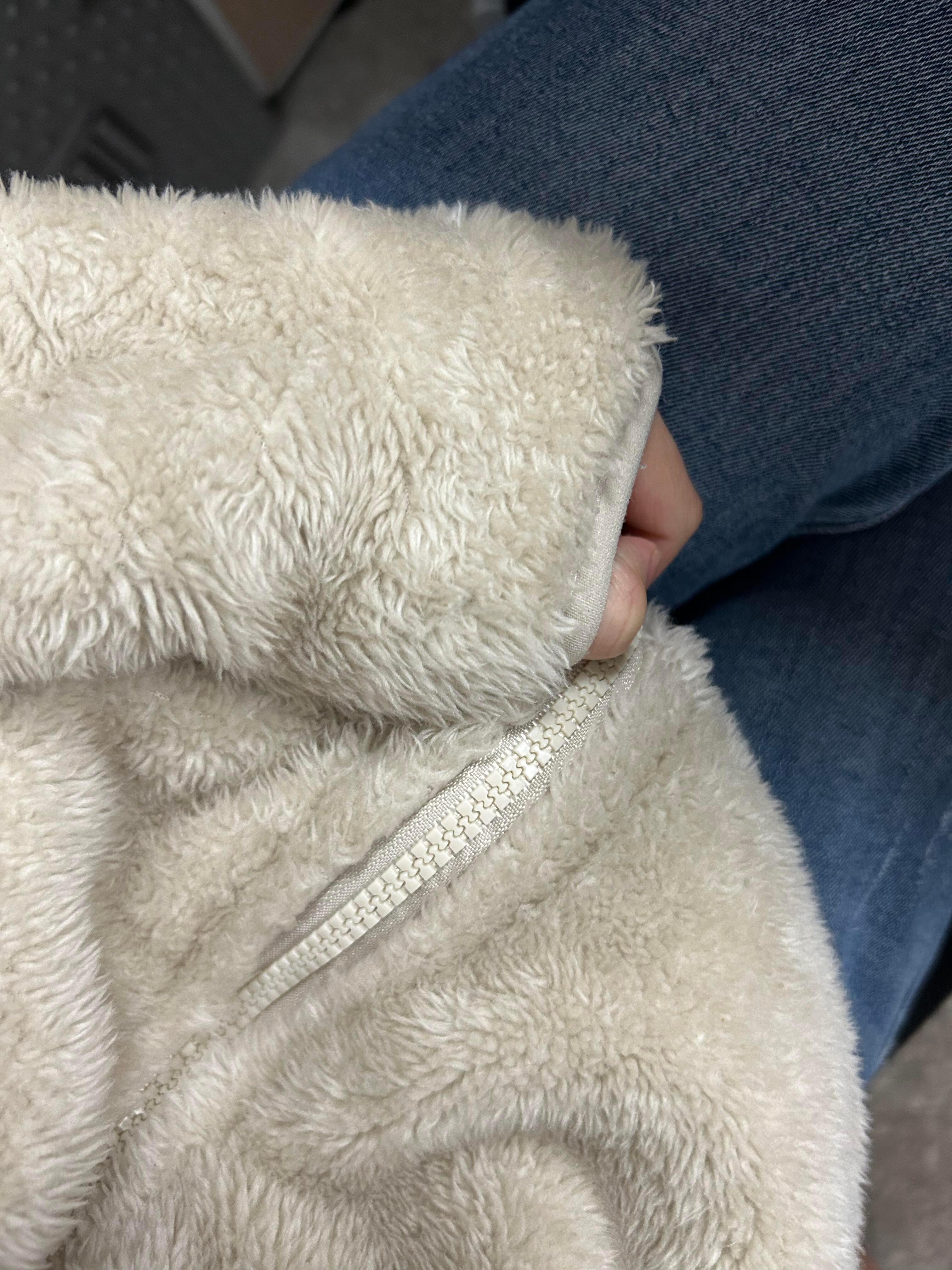 导师委婉的叫我换衣服四川冬天的太适合摇粒绒了，已经穿了两个多月了 开题预答辩早上