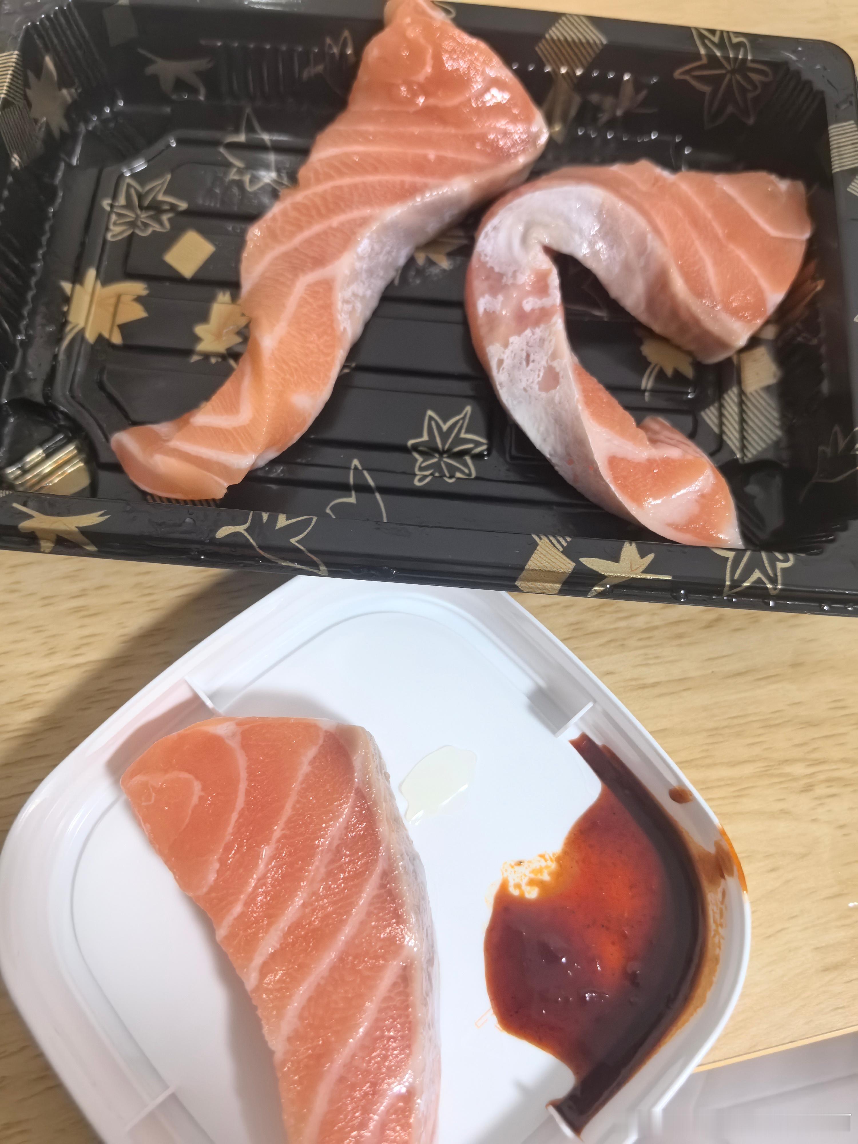 鱼腩配火鸡面的酱就一点都不腻了能吃250g 