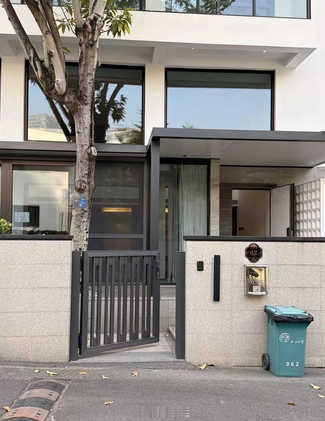 南山蛇口的鲸山别墅。这里的房子只租不卖，租金很高。 深圳