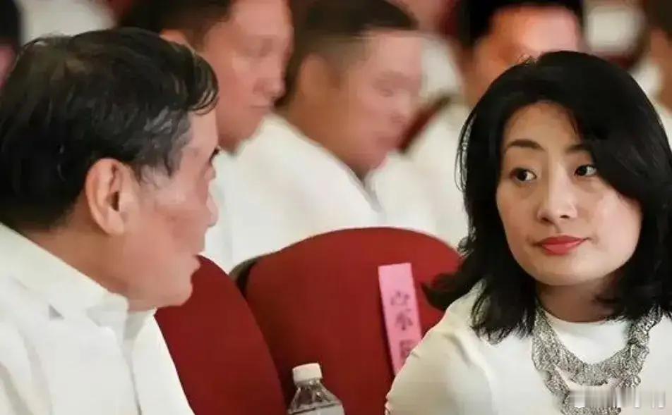 宗馥莉叔叔为什么宗馥莉的叔叔会这么说话呢？那是因为站的角度不同，叔叔们觉得都是哥