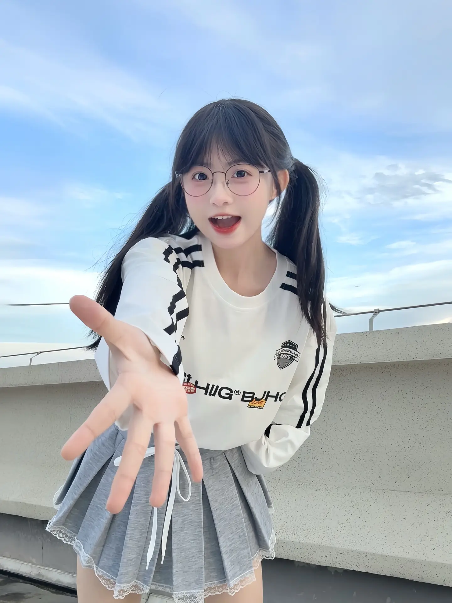 我从出生就是双马尾了
