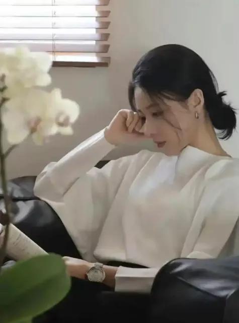 30岁像一道坎，一脚踩空才发现。娘家是客，婆家是局外人。多少女生掏心掏肺半辈子，