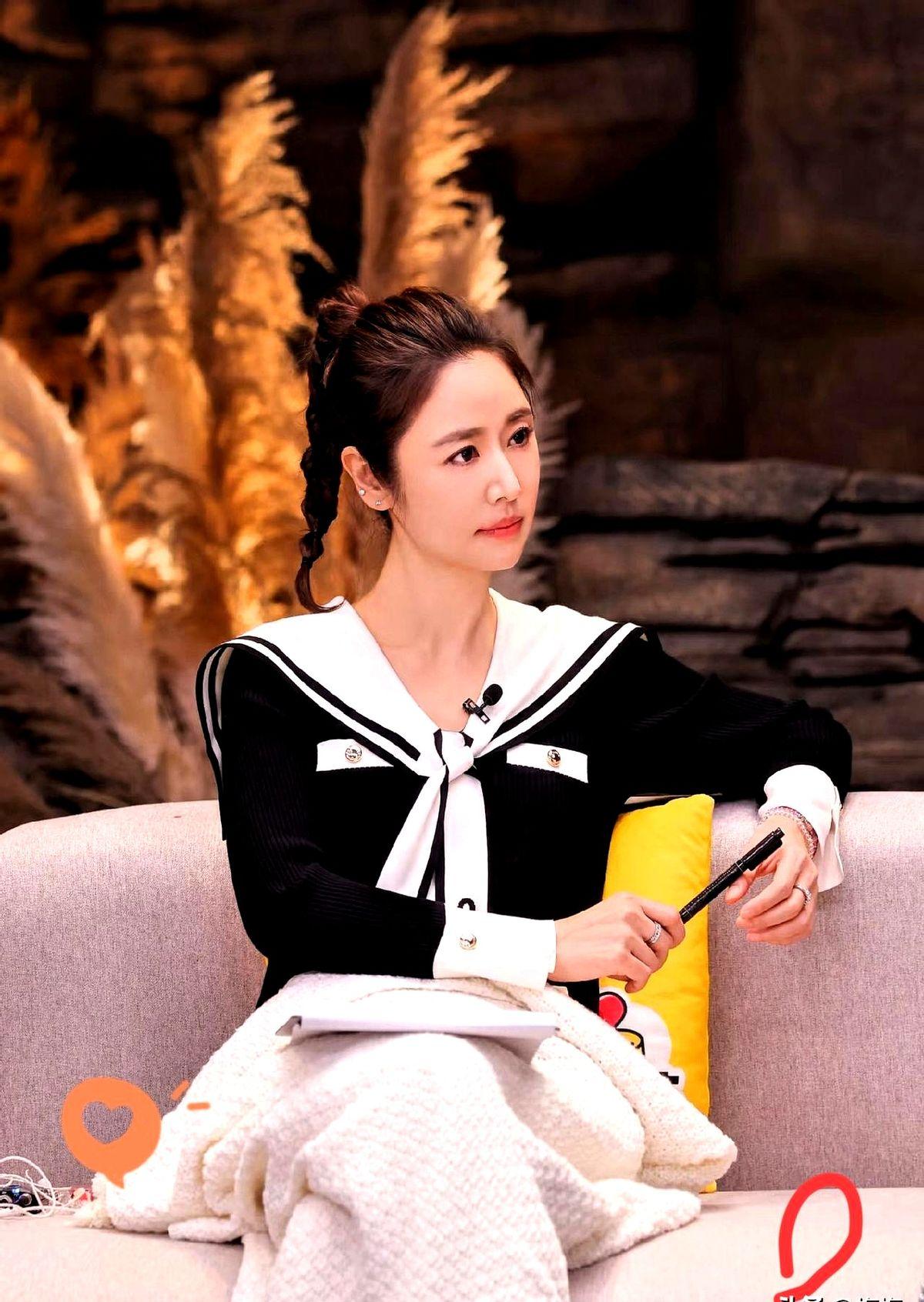 真的笑到拍大腿！

林心如曝霍建华把红酒泼她名牌包上那事儿，简直是已婚夫妇的“大