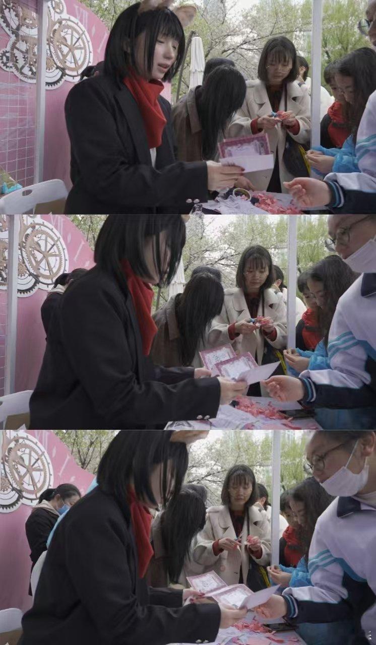 武汉樱花一秒闯进小说世界 小说里的樱花在三次元盛开了 武汉樱花季开启了一场超燃的