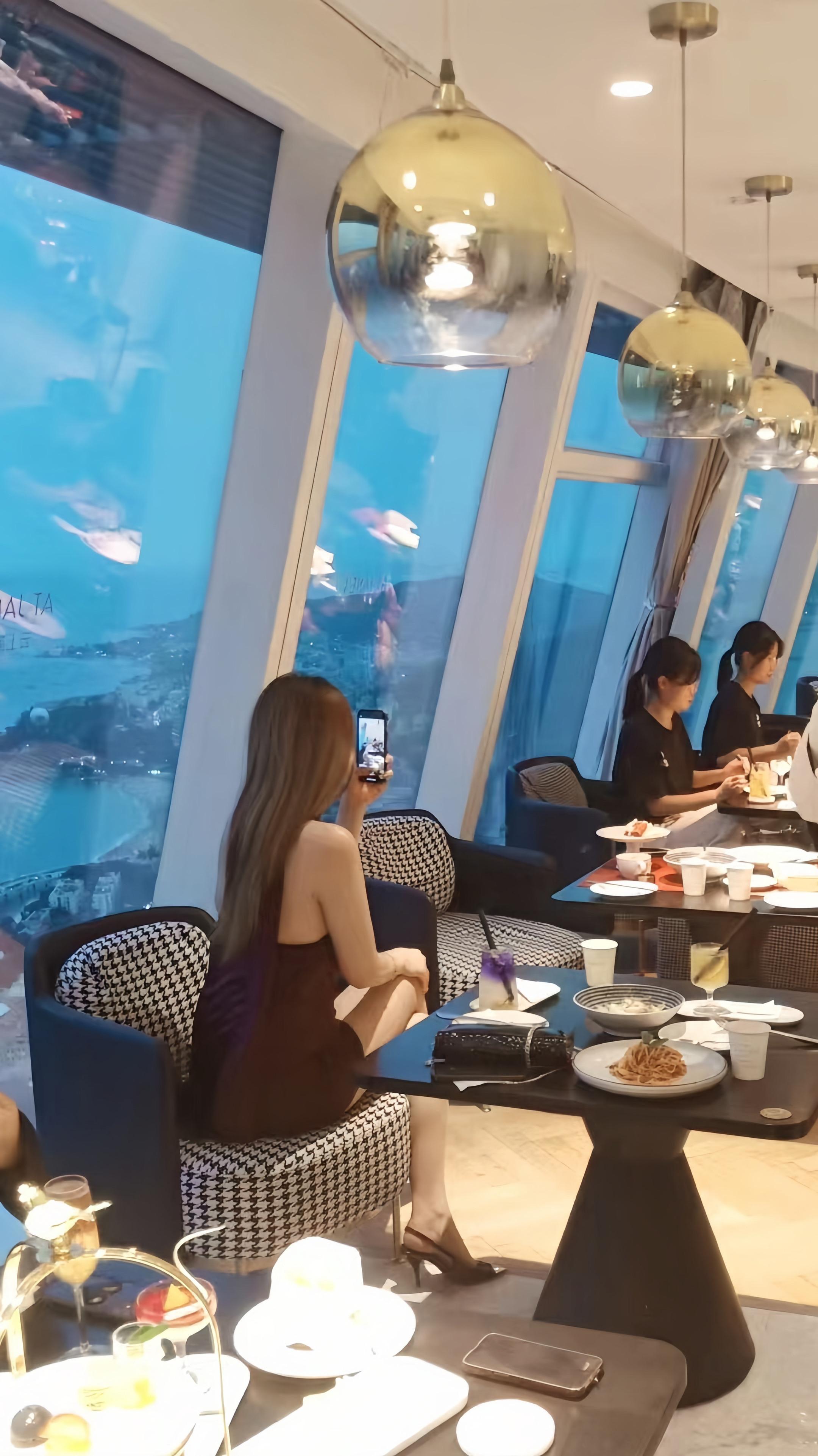 滚吧 再想回来 当狗都排不上号了