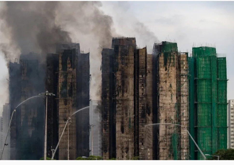 香港大火已致94人遇难香港宏福苑惡火死者增至94人 7座大樓將爆破入內搜救香港新