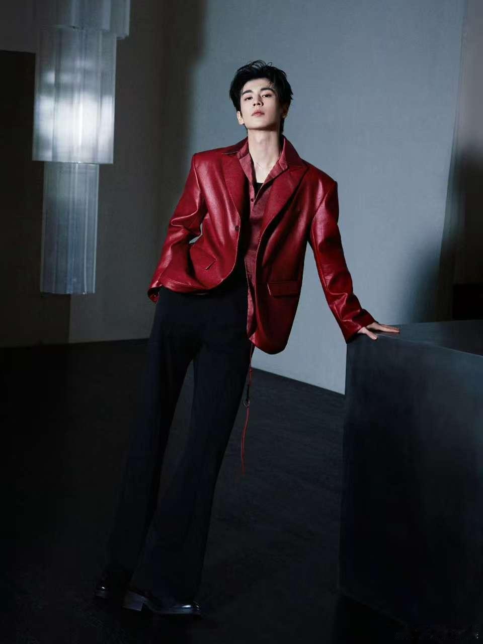 张凌赫颐然风光生机如诗张凌赫红皮衣战神张凌赫颐然风光生机如诗，帅的，迷晕得很轻松