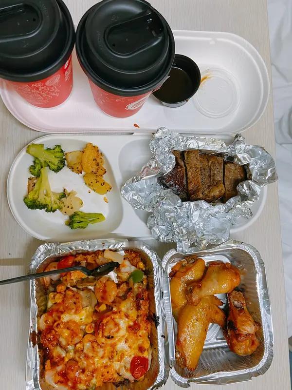 住院5天点48顿VIP餐，被拒保冤不冤？
 
最近，一则“住院5天点了48顿VI