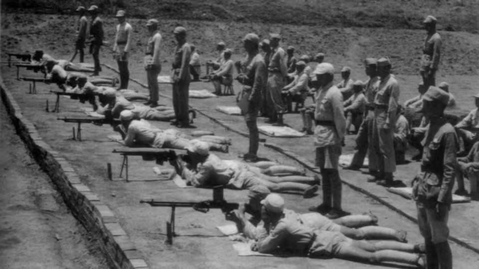 1944年，国军抗战将士历史留影！

图一：云南境内，国军战士们正在进行军事操练