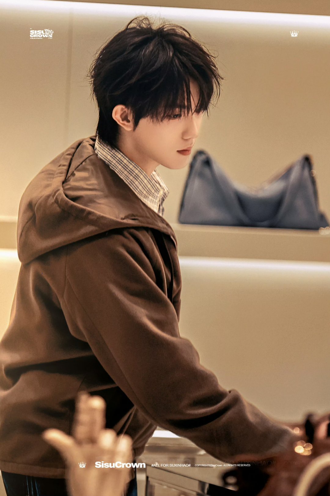 太有质感了，苏新皓的侧脸轮廓太好看了