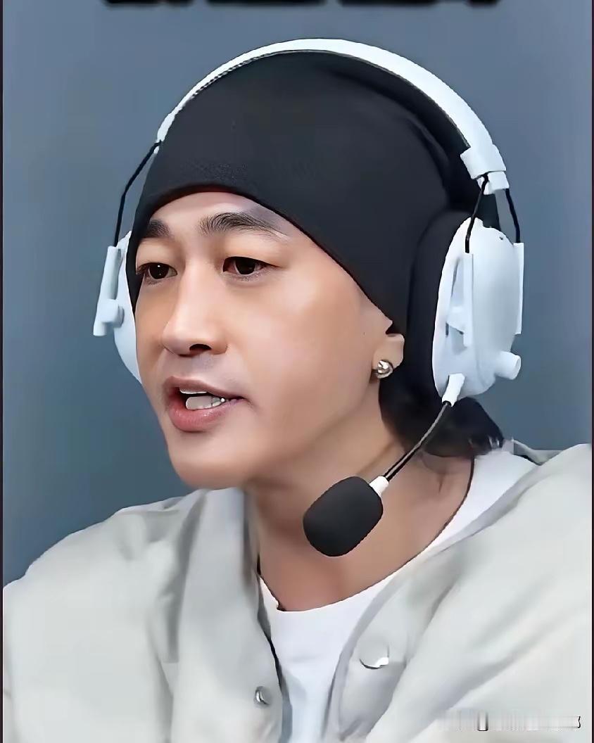 什么是躺赢
何润东最近才是妥妥的“躺赢”啊
据消息，在没有接戏的时候…
他就在家