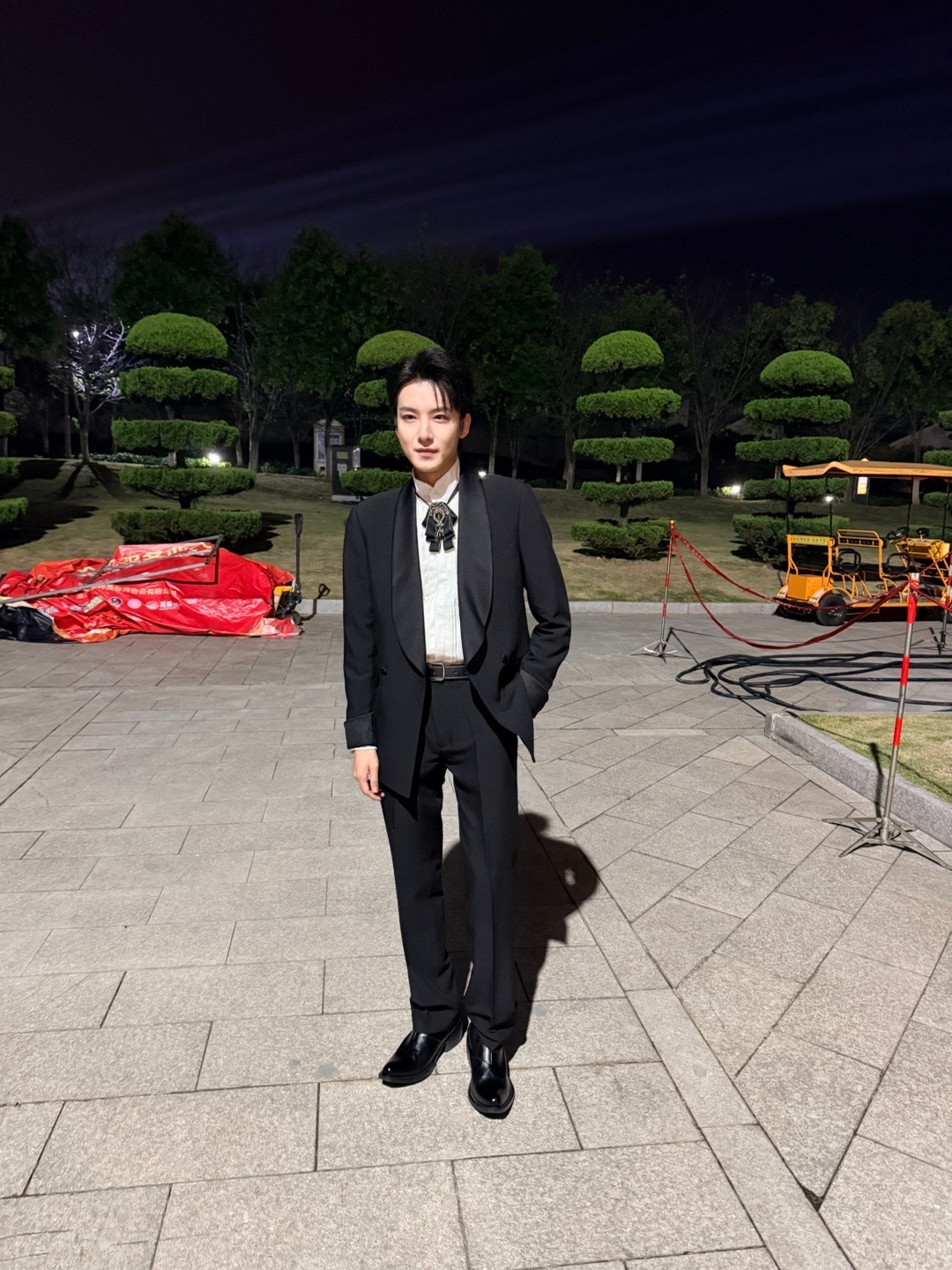 Xswl ！刚去后台路上看到刘尚麟，我说我是随便追追快给我拍下！短营一给你发一个