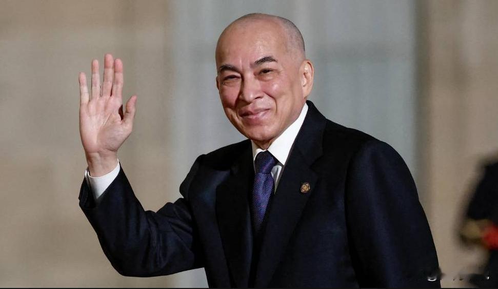 西哈莫尼国王在北京手术成功 洪森父子全程陪同
 
2026年4月20日，柬埔寨西