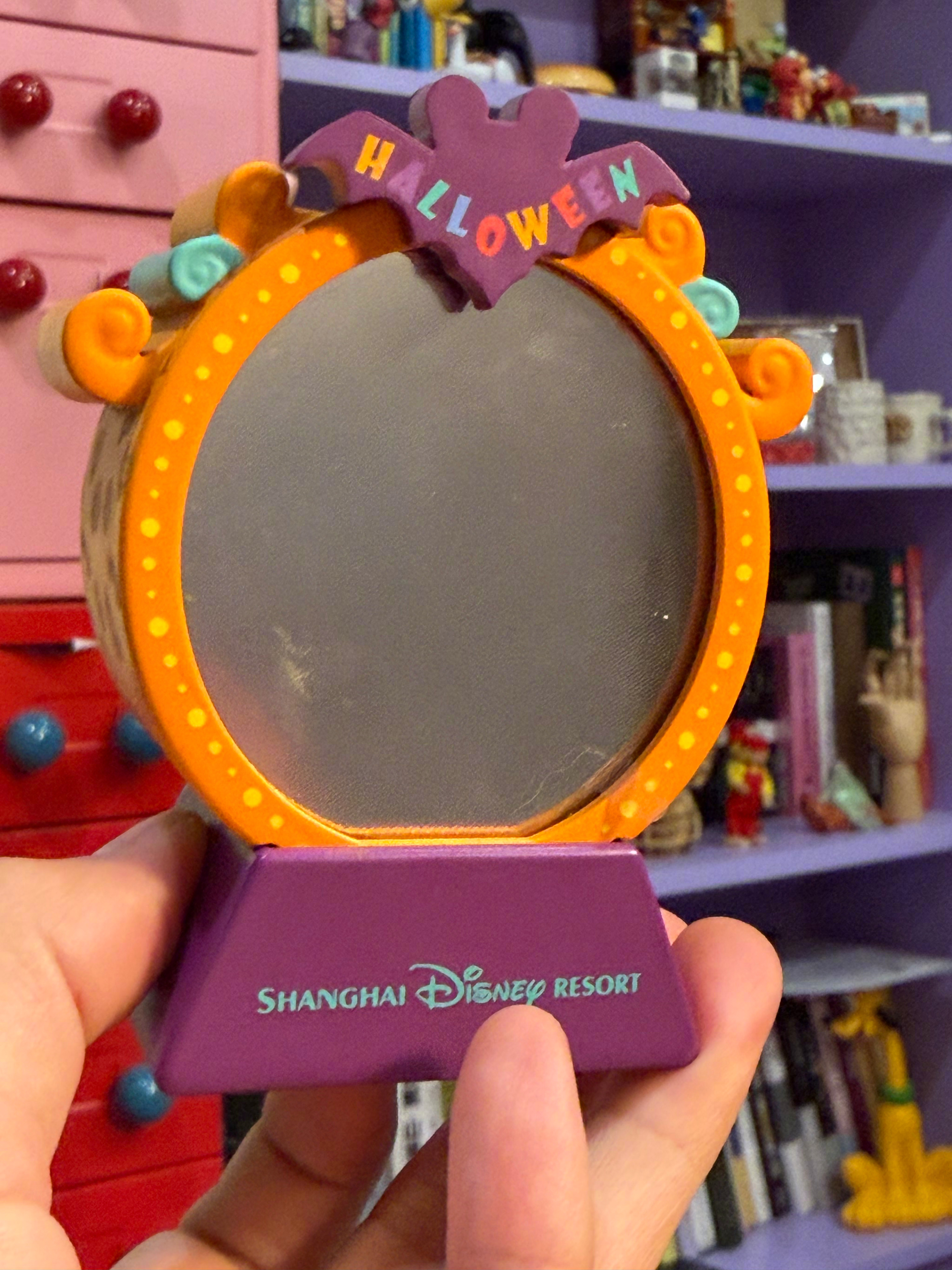 晚上跟钟文泽去吃了涮羊肉🐑他vivo的视频是在迪士尼拍的，iPhone Air