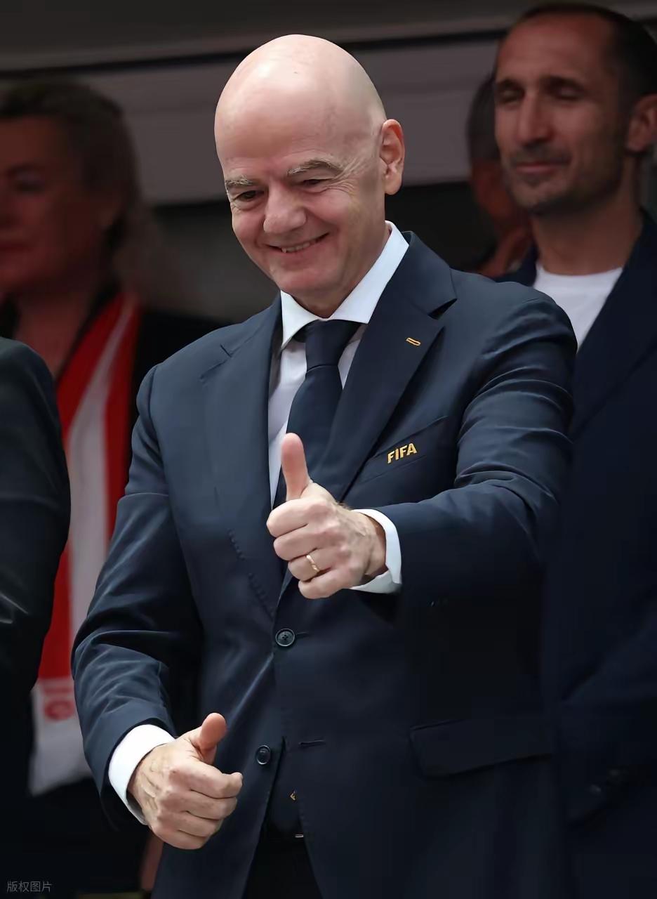比利时球迷的这句话，我们爱听！再看看：FIFA的主席都竖起大拇指笑了！
“世界杯
