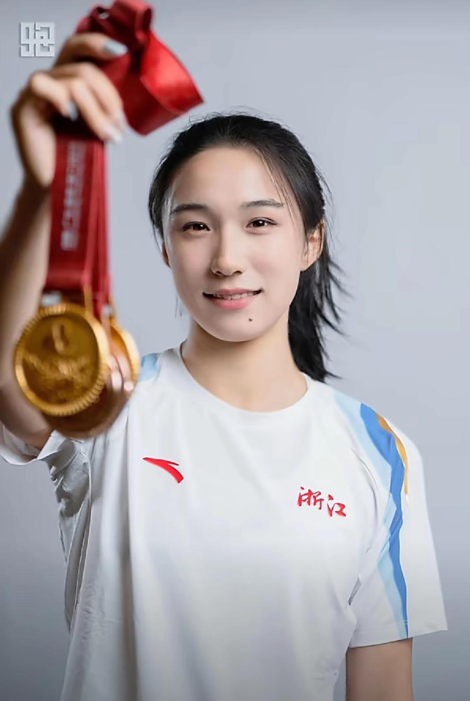 最近，体育圈有个事儿挺有意思，一个16岁的小姑娘，名字叫陈妤颉，和咱们都知道的短