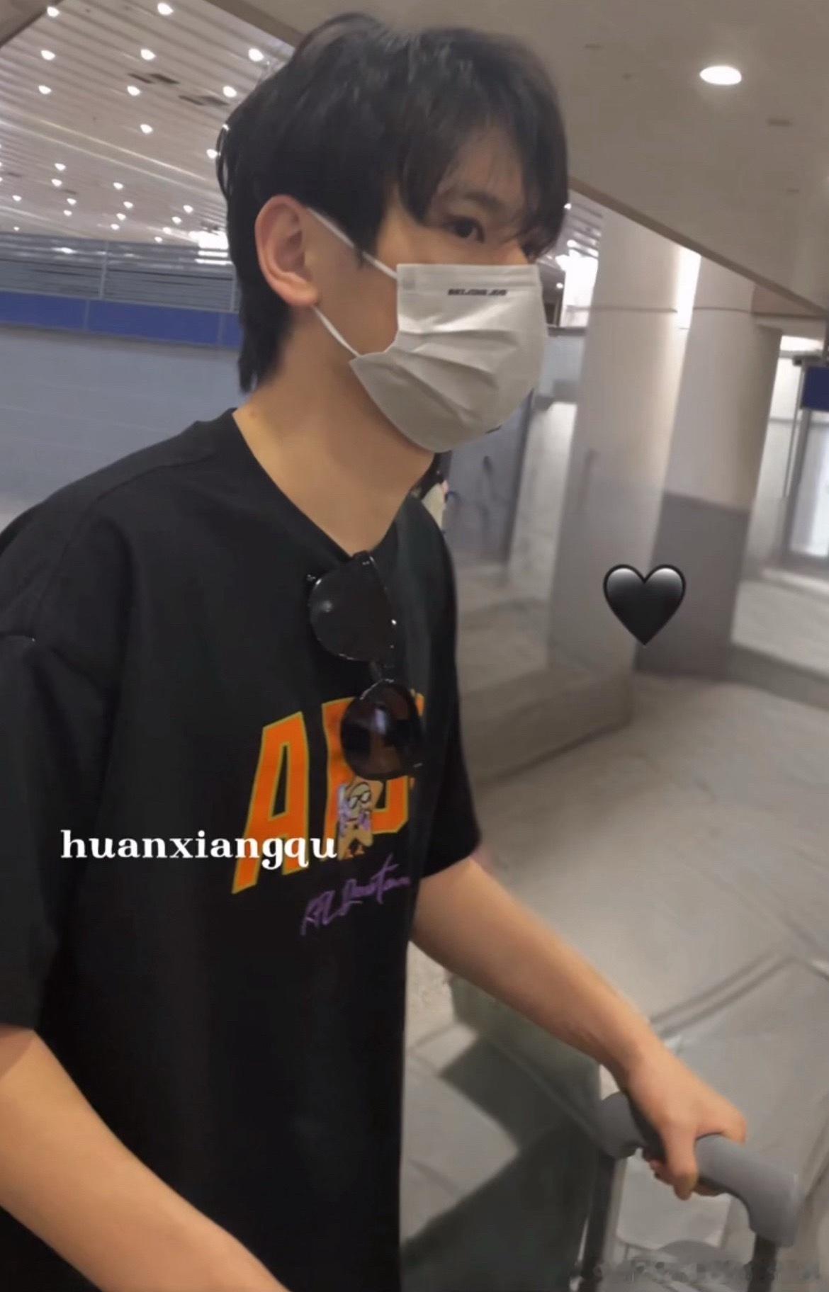 感受呃呃呃…网皇情侣溅射一下 