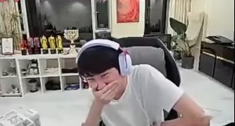 昨天观战鲷哥对线弹幕Doinb，笑得都捂住了嘴，啊哈哈哈dota2LOL