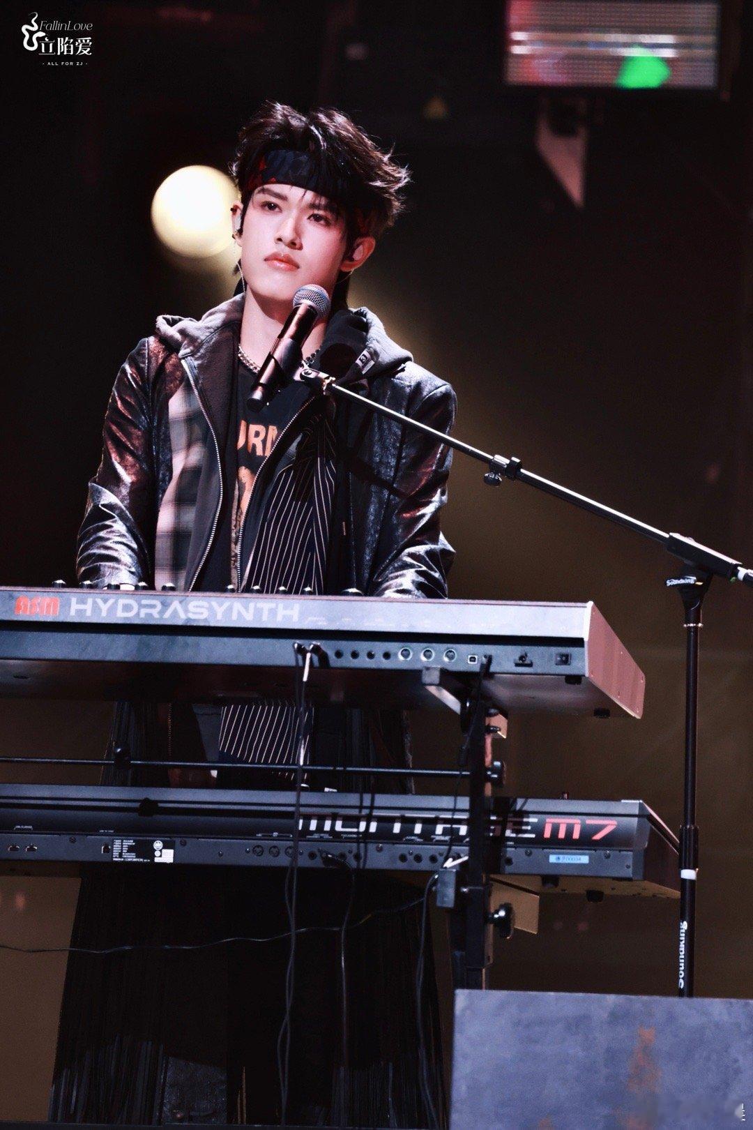 张极说我想赢 从小到大参加那么多竞技节目，打打杀杀这么久还能坚定说想赢，这股不服