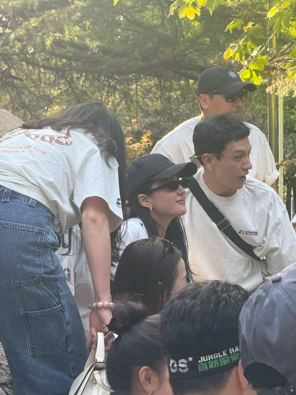 刘亦菲回北电刘亦菲现身北电同学聚会 从校园里的青涩模样到如今从容优雅，气质沉淀得
