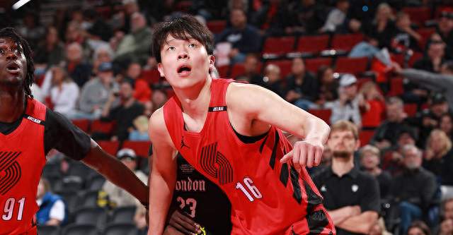 NBA：开拓者110比98国王，杨瀚森12分钟抢下6个篮板