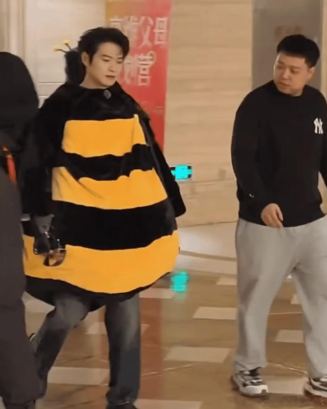 魏大勋进去daddy出来baby周五晚高疯 进去时气场能掀翻秀场，出来时软得像块